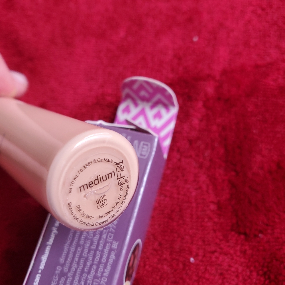 Contour concealer  color medium